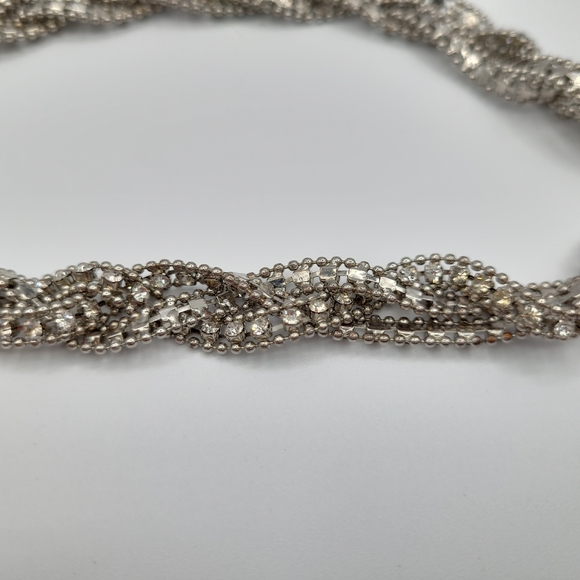 Sophisticated Silver Twisted Necklace - Picture 6 of 7